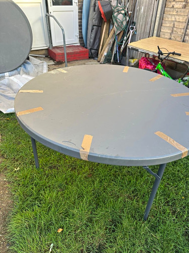 Round grey folding metal - round,